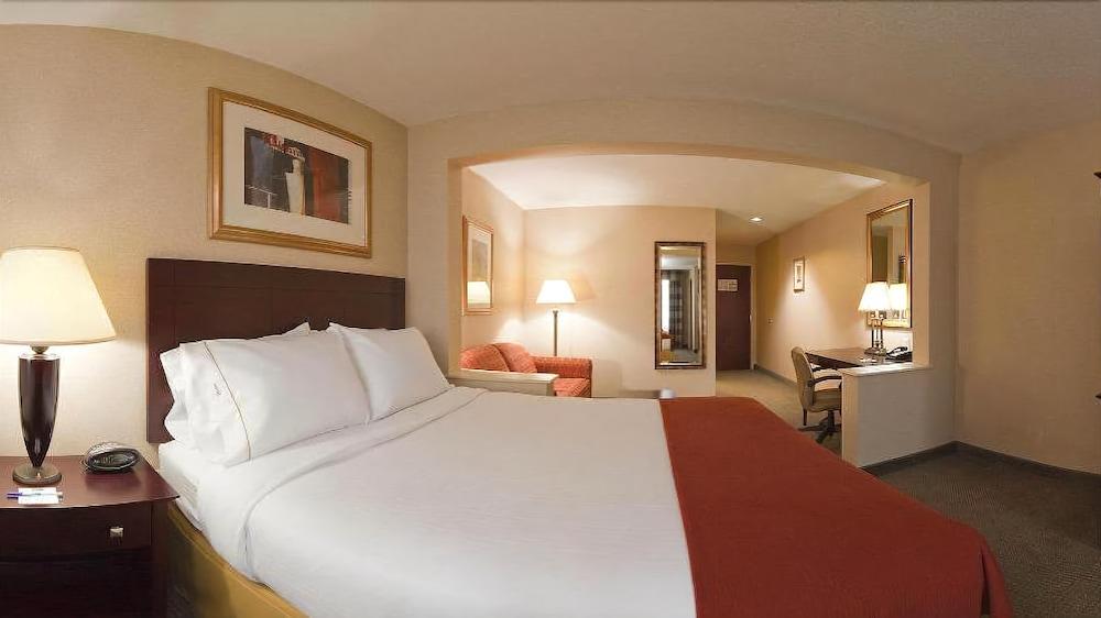 Holiday Inn Express & Suites Bradley Airport By Ihg Windsor Locks Exterior photo